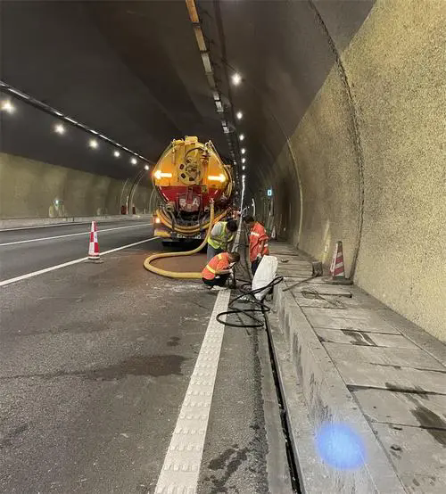 行唐隧道排水渠清淤